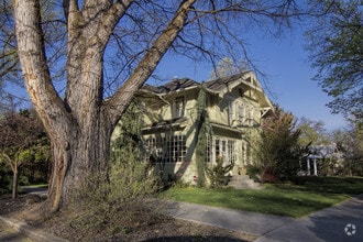 Building Photo - Welch House Apartments