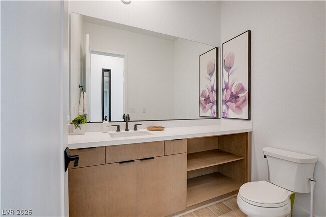 Building Photo - 779 Willits St