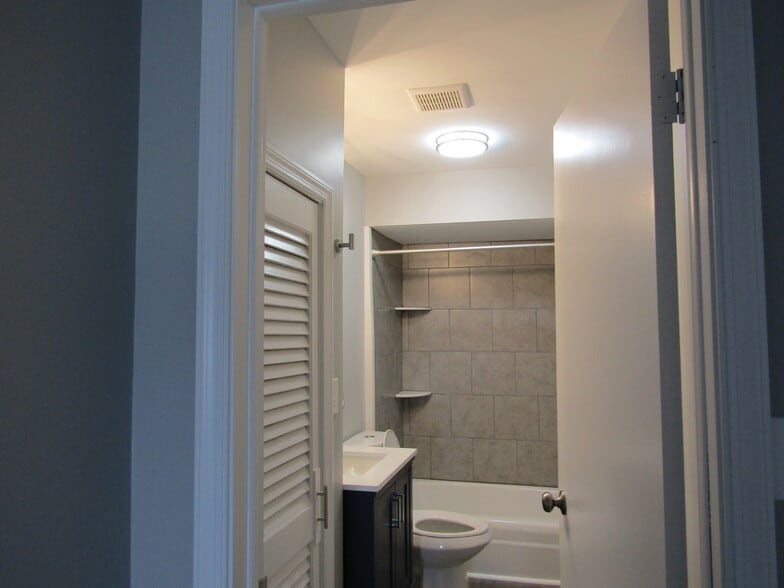 Bathroom - 152 Butler St