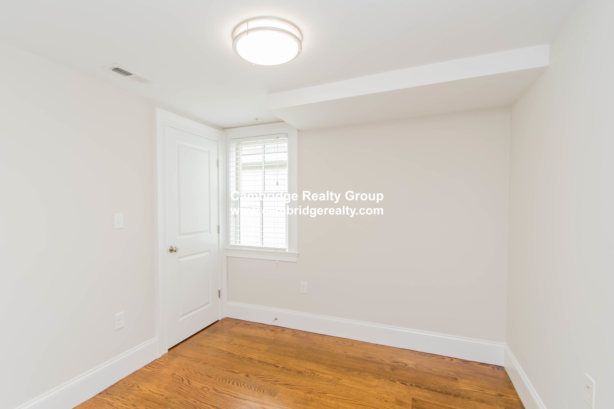 Building Photo - 114 Columbia St