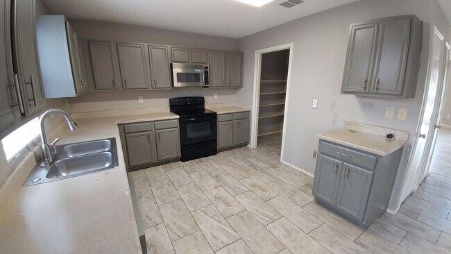 Building Photo - Location....Location....Location....section 8