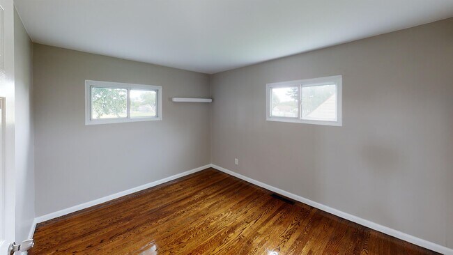 Building Photo - 404 Jefferson Ct