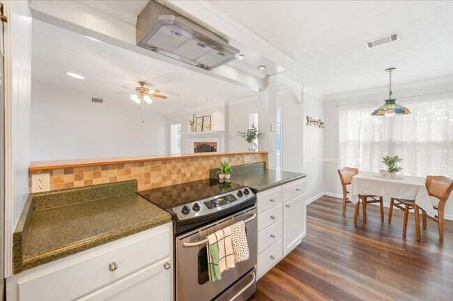 Building Photo - Well-Maintained Ranch Home in Southside Savannah For Lease