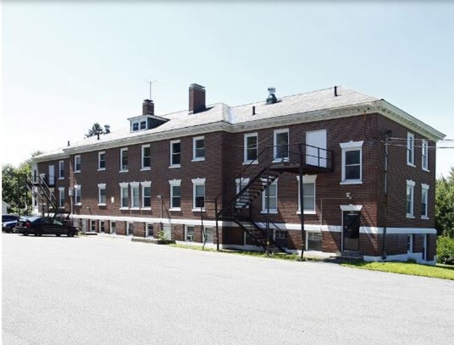 Building Photo - 423 Pelham St