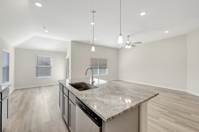 Building Photo - 2810 Woodbrook Dr