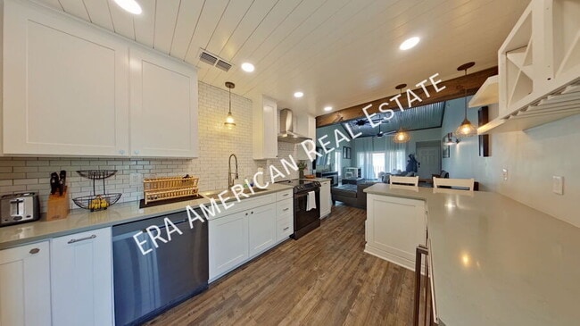 Building Photo - 228 Amberjack Dr