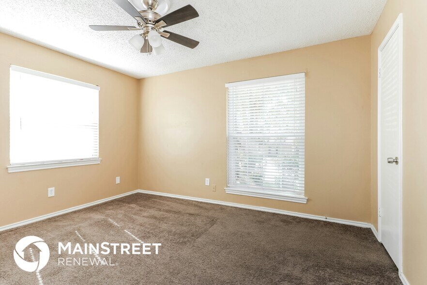 Building Photo - 4807 Crestmont Ct