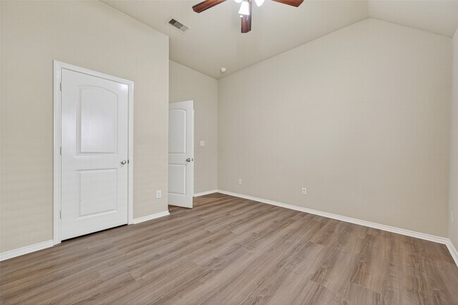 Building Photo - 11515 Elizabeth Brook Dr