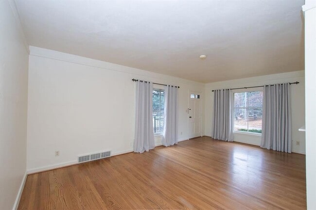 Building Photo - 4933 Woodland Ave