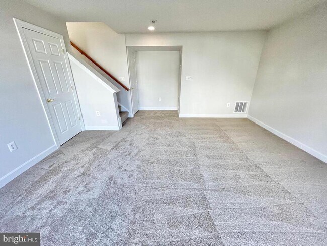 Building Photo - 8090 Whispering Wind Ln