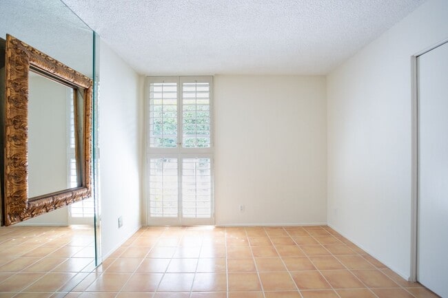 Building Photo - Mid-Century in Rancho Mirage!