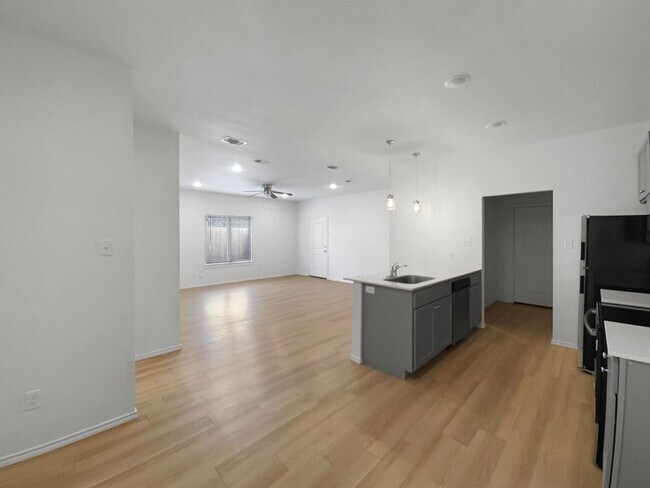 Building Photo - 5524 Itasca St