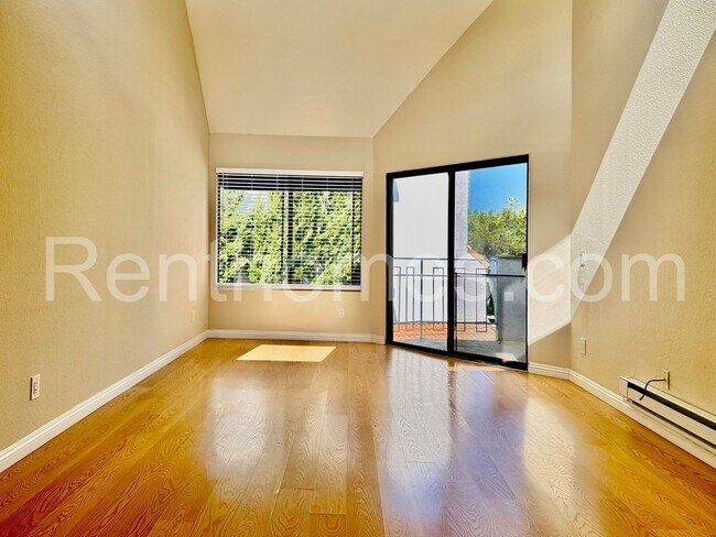 Building Photo - 8308 Regents Rd