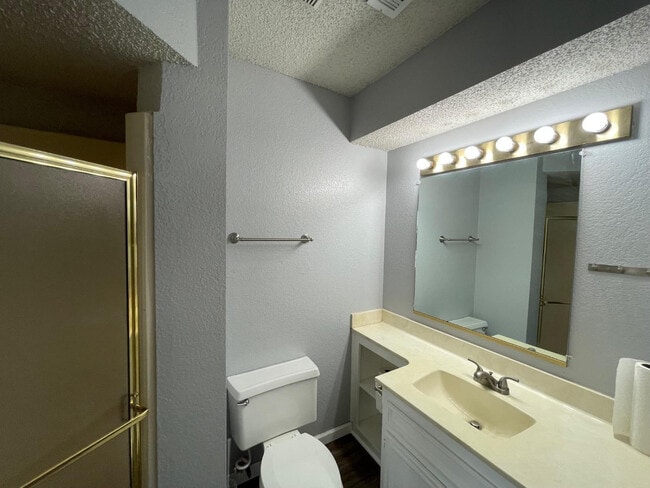 Building Photo - 129 Troy Ave
