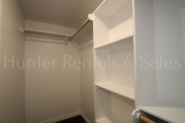 Building Photo - 505 Bonnie Dr