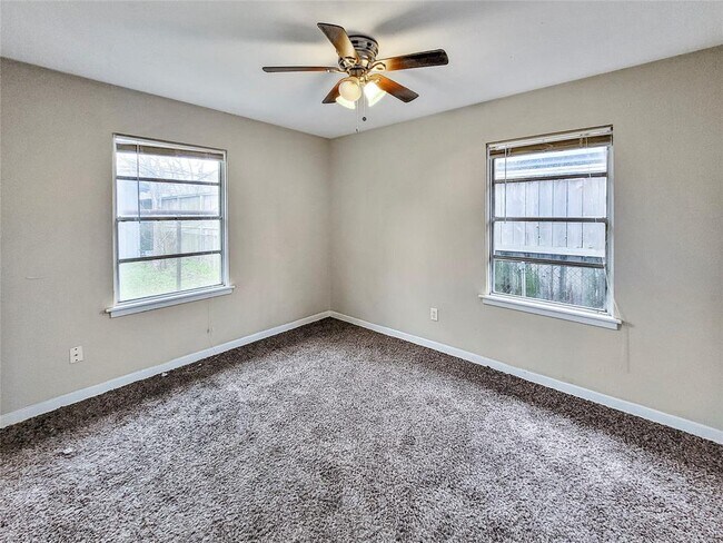 Building Photo - 10821 Aldis St