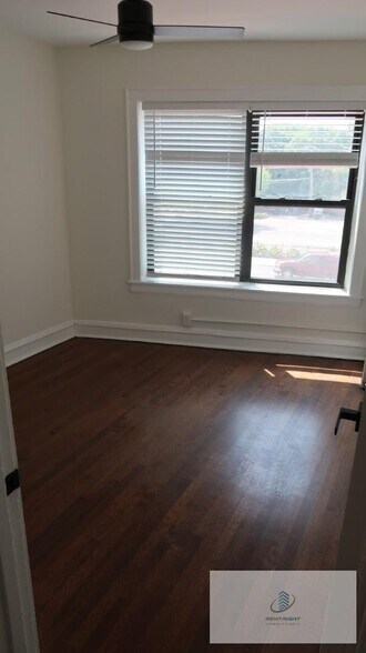 Building Photo - 5515 N Lincoln Ave