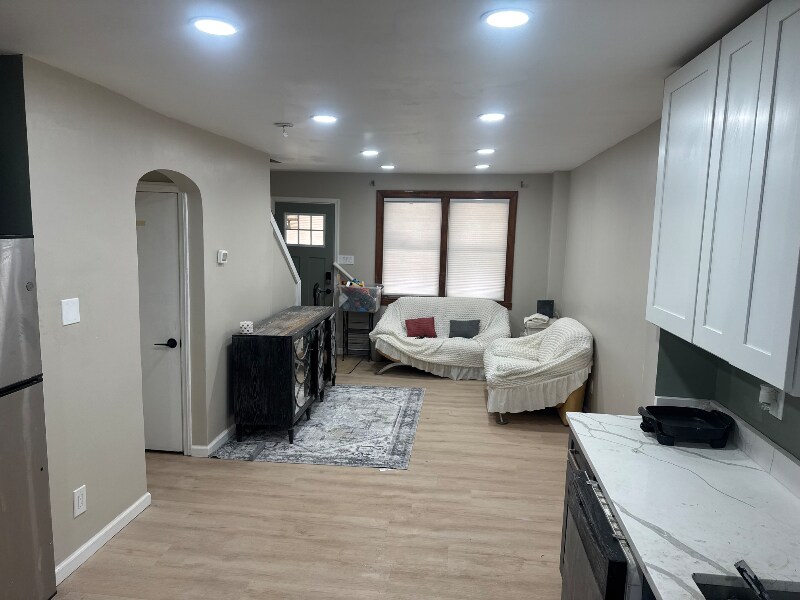 Building Photo - 514 S Longwood St