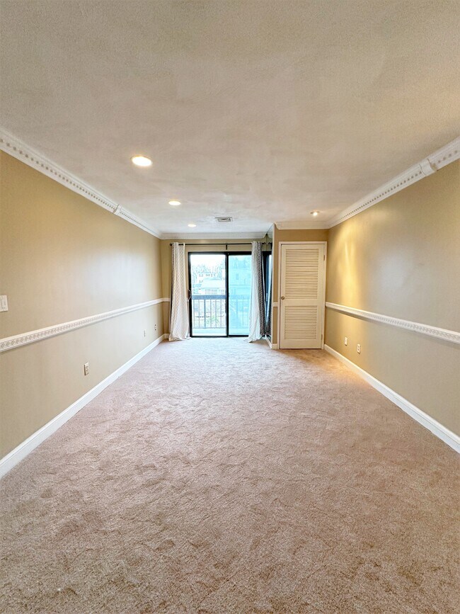 677 Quincy Shore Dr 677 Quincy Shore Dr Quincy MA 02170 Apartment