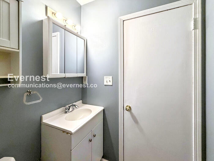 Building Photo - 18251 Brady St