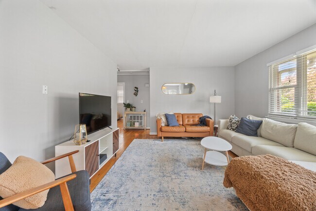 Building Photo - 135 Forsythe St