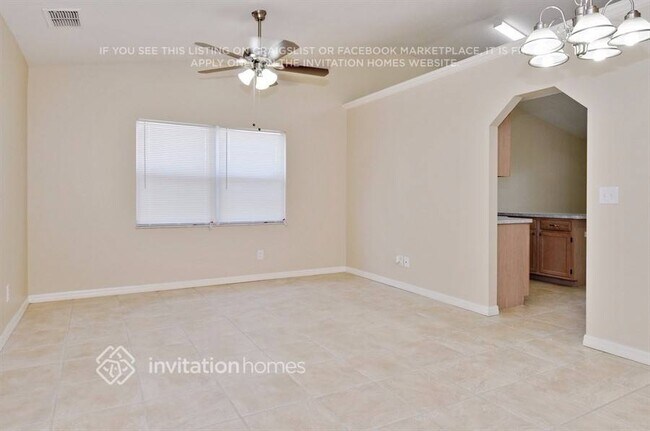 Building Photo - 2223 Ridgemore Dr