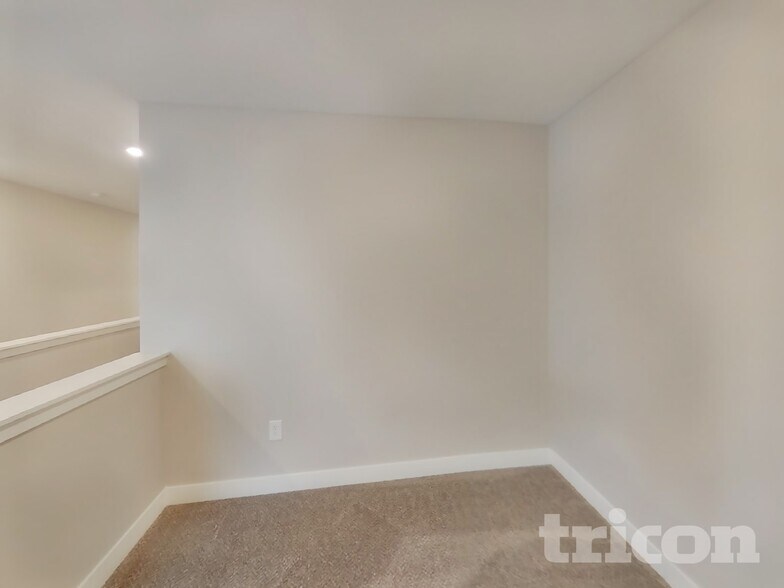 Building Photo - 4740 W Mineral Ln