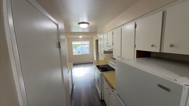 Building Photo - Move in Special! 1 Bedroom in Beautiful Residential Area Close to Downtown Pet Friendly