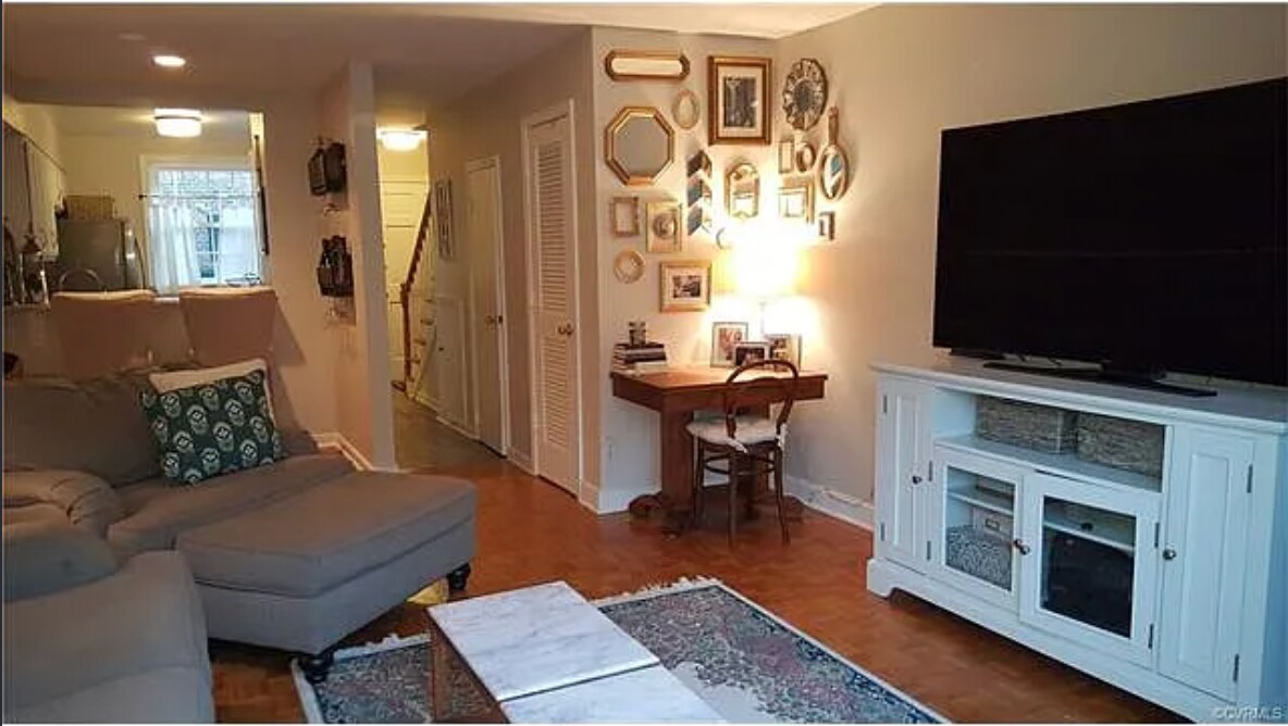 Building Photo - 401 N Hamilton St