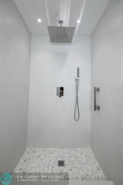 Building Photo - 930 Orange Isle