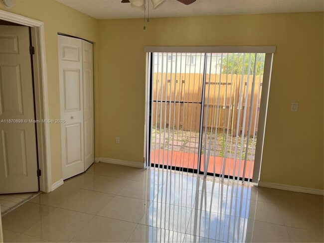 Building Photo - 9908 Hammocks Blvd