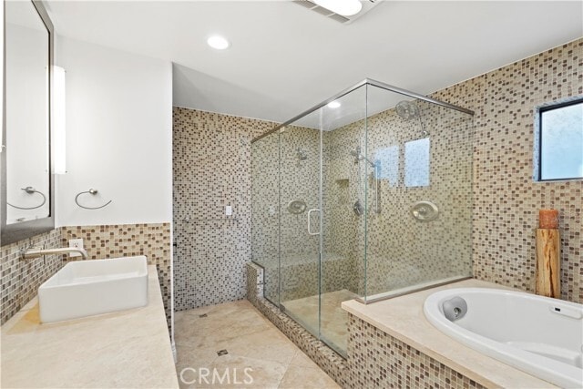 Building Photo - 18911 La Montana Pl