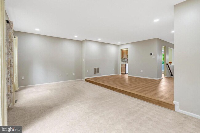 Building Photo - 4255 Sleepy Lake Dr