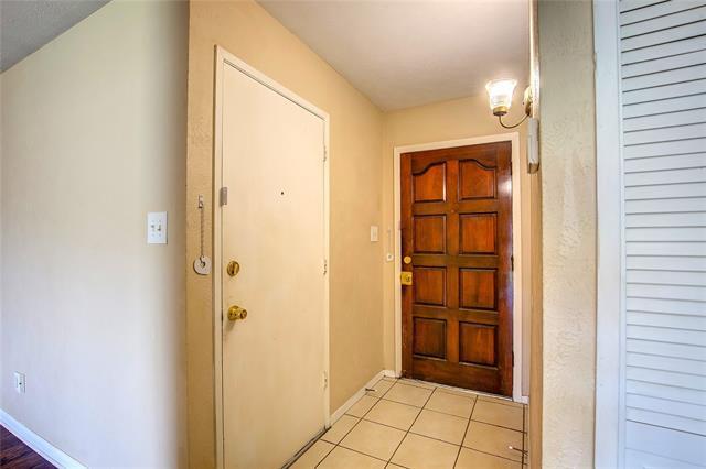 Building Photo - 6901 Sandybrook Dr