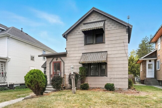 Building Photo - New THREE BED listing in Fort Wayne!