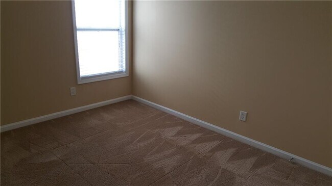 Building Photo - 2036 Executive Dr N