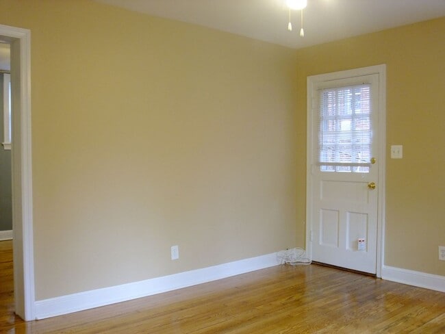 Building Photo - 8405 Greenwood Ave