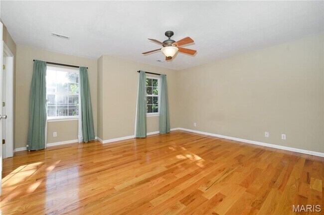 Building Photo - Amazing 4 bedroom 3.5 Bath house