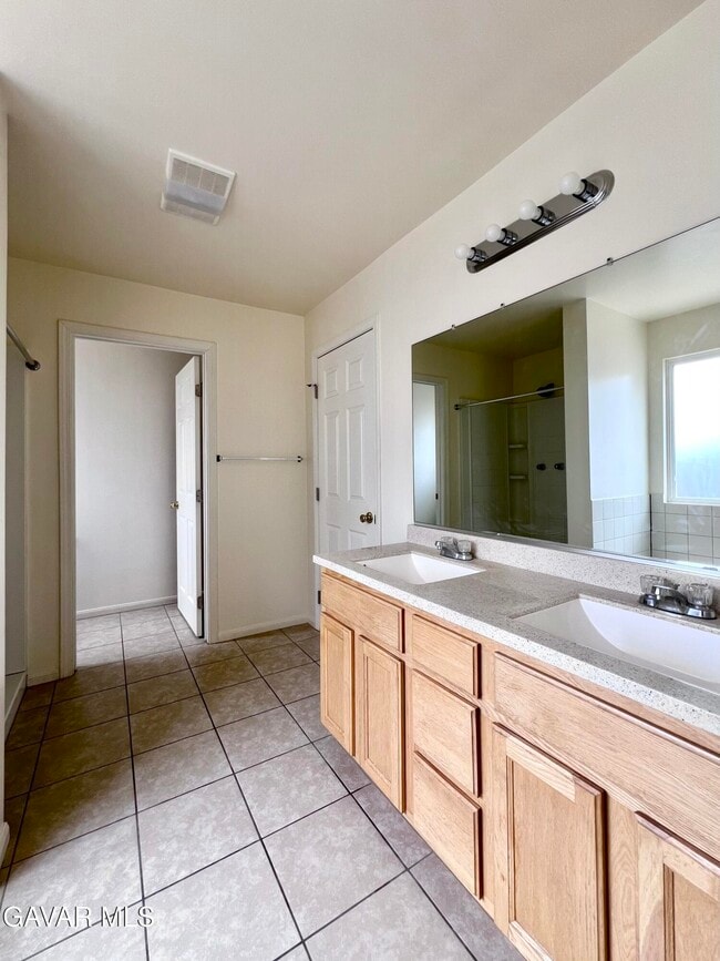 Building Photo - 41380 156th St E