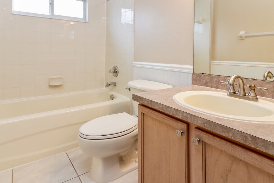 Building Photo - 7602 Citrus Blossom Dr