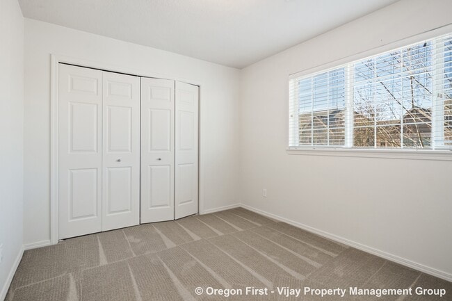 Building Photo - 17097 SW Glen Park Ct