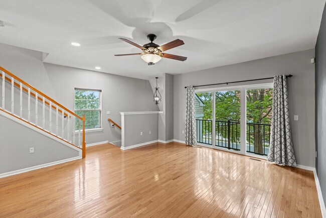 Building Photo - 36 S Poplar St