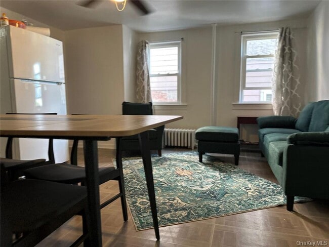 Building Photo - 82 Waring Pl