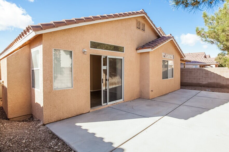 Building Photo - 7260 Golden Star Ave