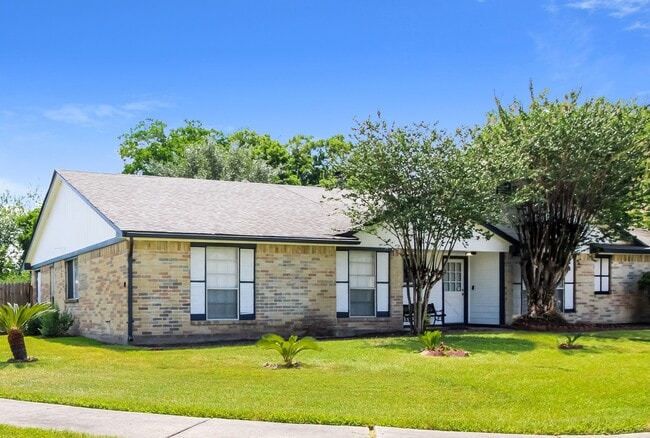 Building Photo - 3819 Old Post Rd