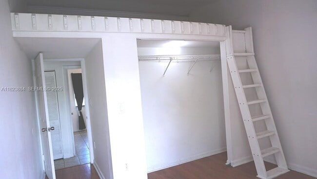 Building Photo - 1705 San Remo Cir