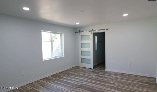 Building Photo - 202 W Laguna St