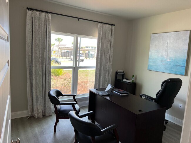 Building Photo - AVAILABLE IN NOVEMBER - Don't miss this op...