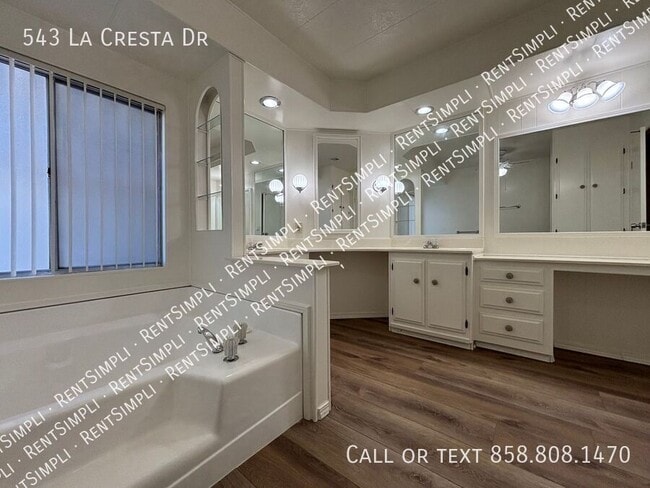 Building Photo - 543 La Cresta Dr