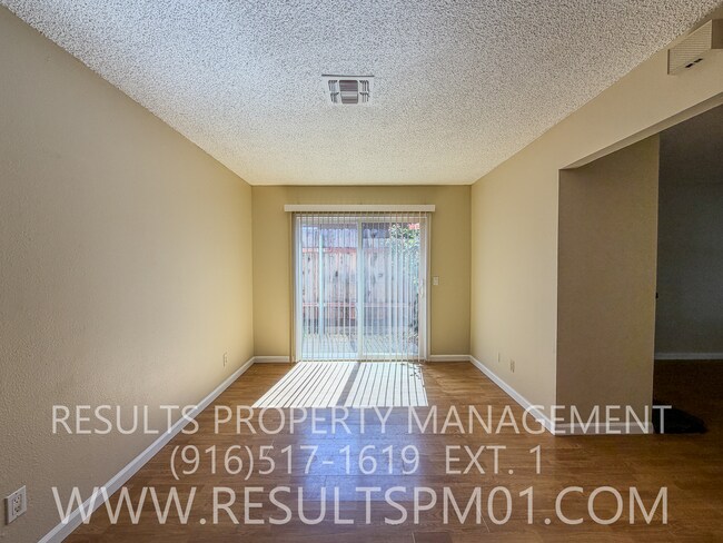 Building Photo - Adorable 2 bedroom duplex